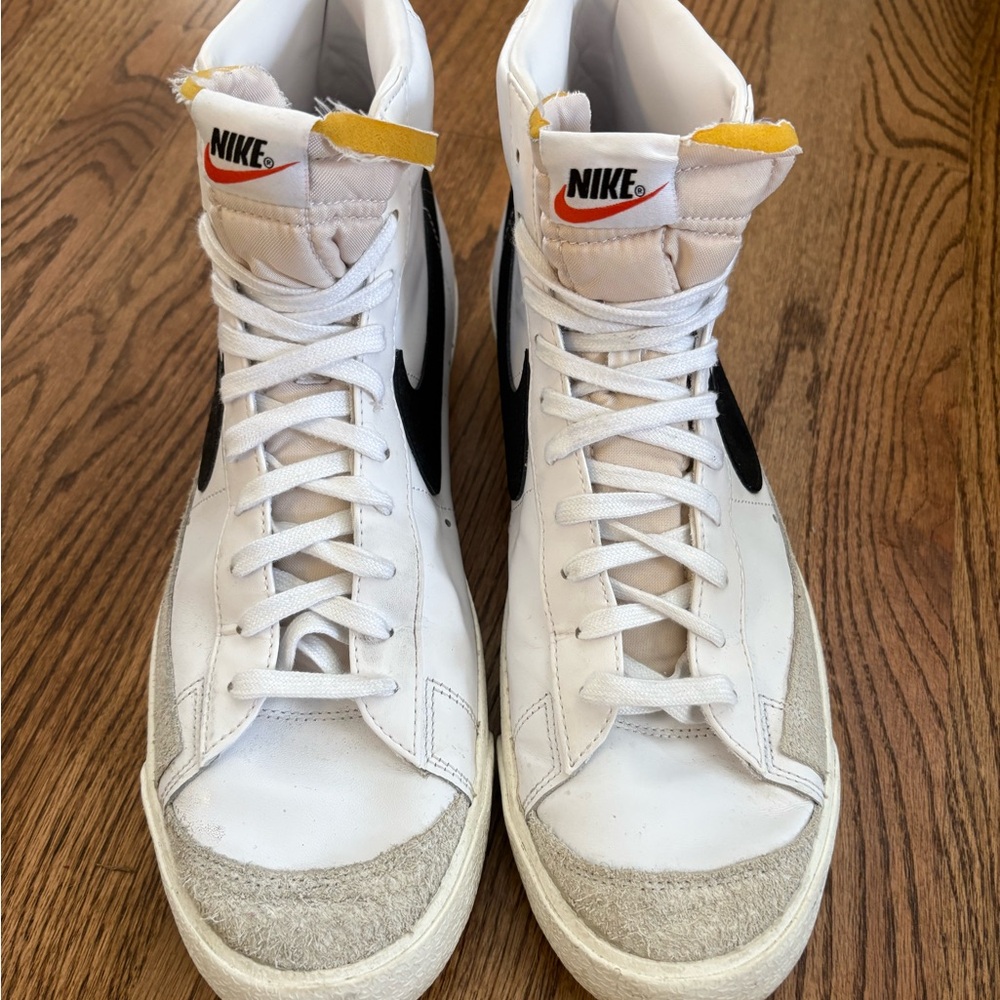 Nike Blazer Mid ‘77 Vintage sneakers in white/black, men’s size 13